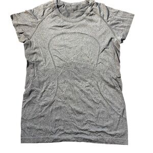 Lululemon  Athletic Top 12